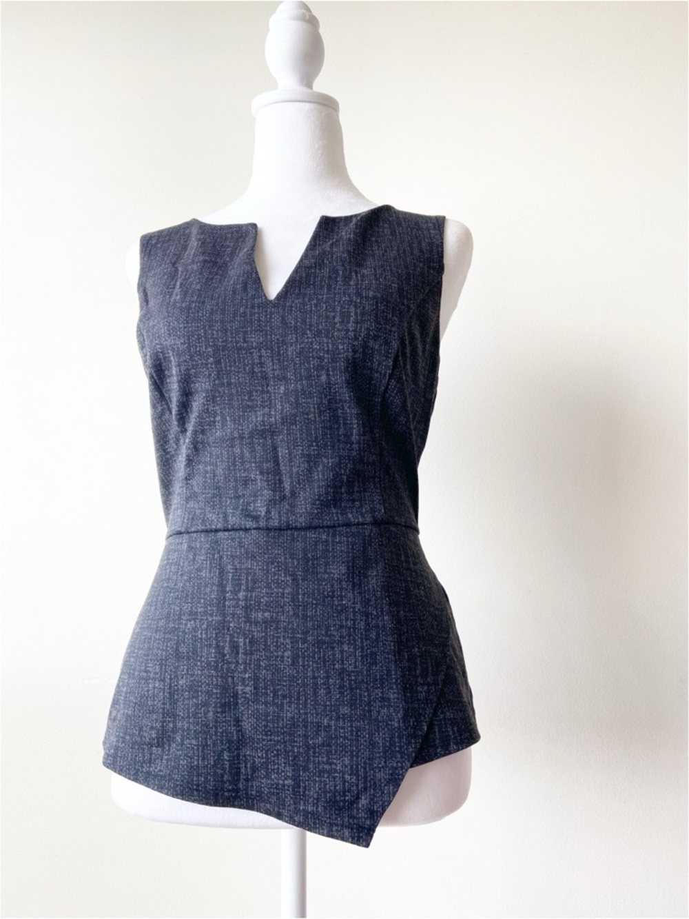 White House Black Market Grey V-Neck Peplum Top Size 6